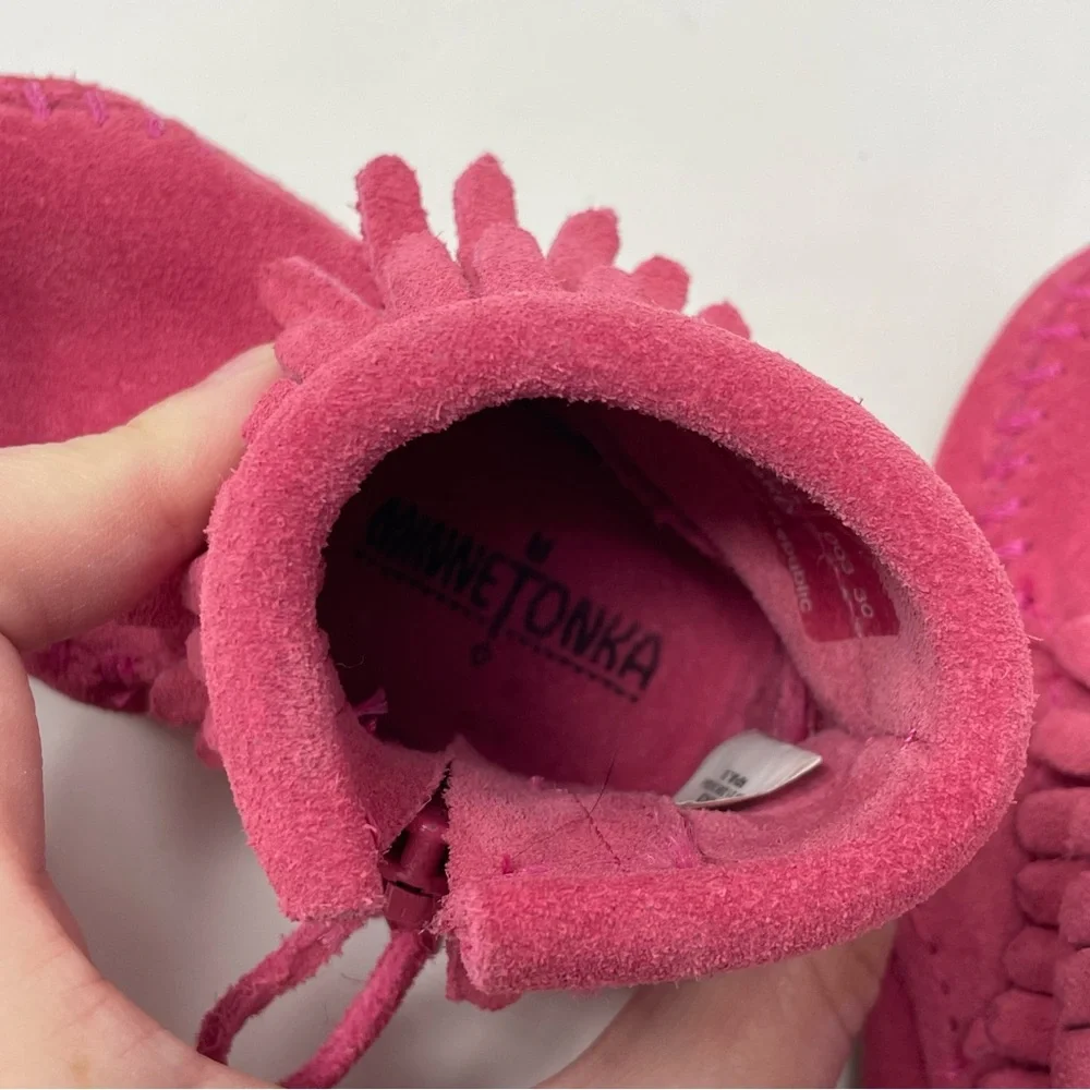 Minnetonka Fringe Leather Pink Booties Size 2
